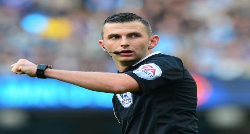 طاقم تحكيم إنجليزي لمباراة السوبر الأوروبي بين ريال مدريد وفرانكفورت